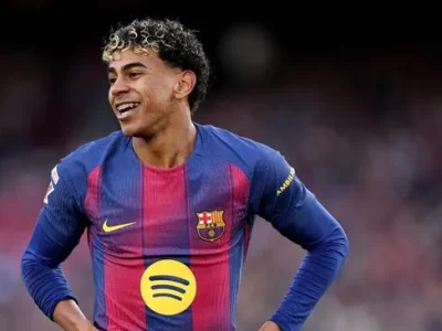 Flick tiết lộ sự thật bất ngờ: Lamine Yamal TỰ NGUYỆN xin rời sân, lý do không phải chấn thương