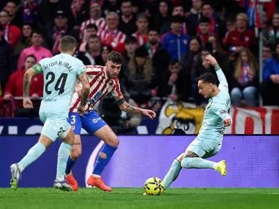 Gây bão: Antony ‘bắt chước’ Ronaldo với siêu phẩm đẳng cấp hạ gục Atletico Madrid