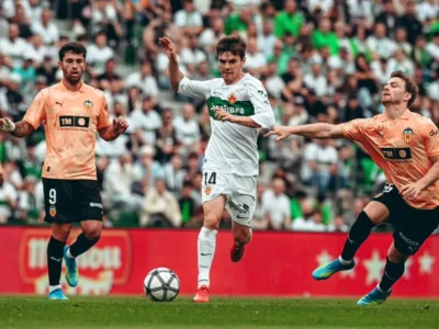 Elche Gây Sốc, Đánh Bại Valencia 1-0 Trong Trận Đấu Kịch Tính Tại La Liga