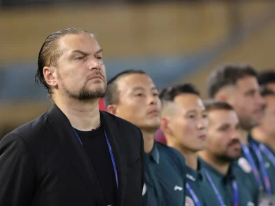 VPF cảnh cáo, HLV Popov ‘không đường lùi’ trước báo giới: Phạt nặng nếu vắng họp báo