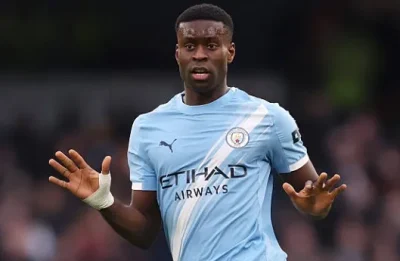 Gây sốc! Marc Guehi lập tức thành 'bức tường thép' trong ngày ra mắt Man City 1