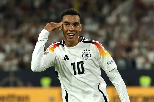 Tieu su cau thu Jamal Musiala